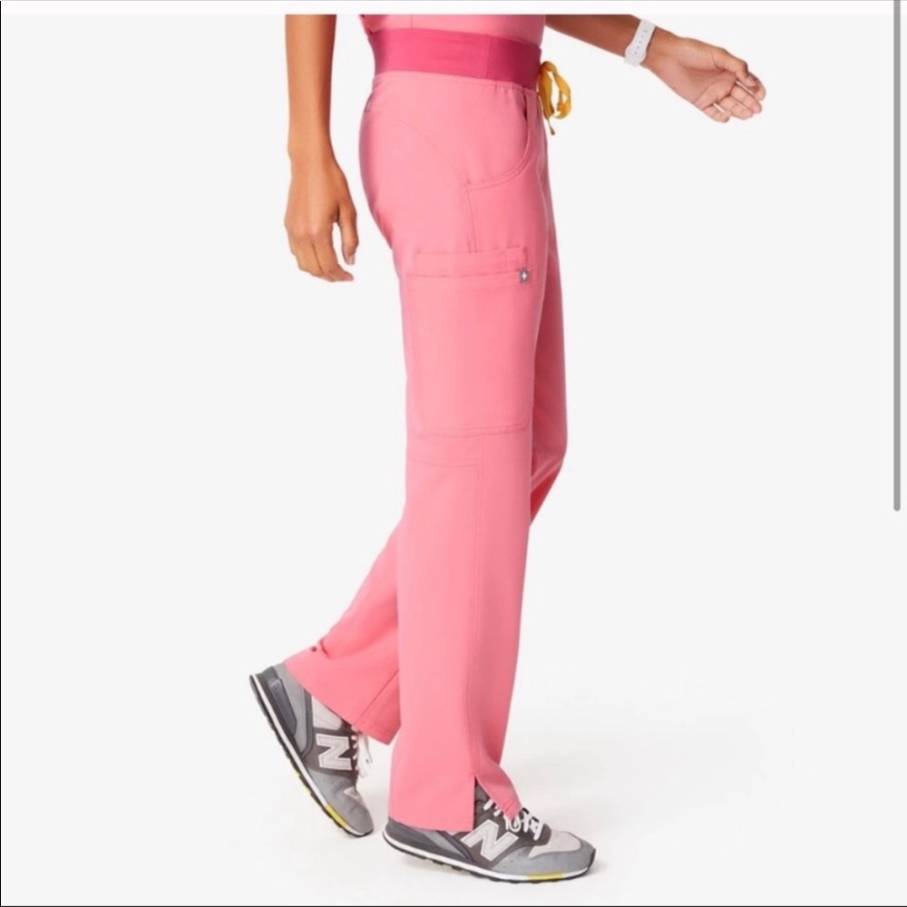 FIGS Kade Cargo Neón Pink Scrub Pants XS